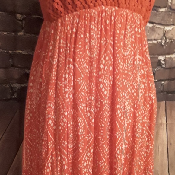 Gorgeous Crocheted Summer Dress - Picture 3 of 8